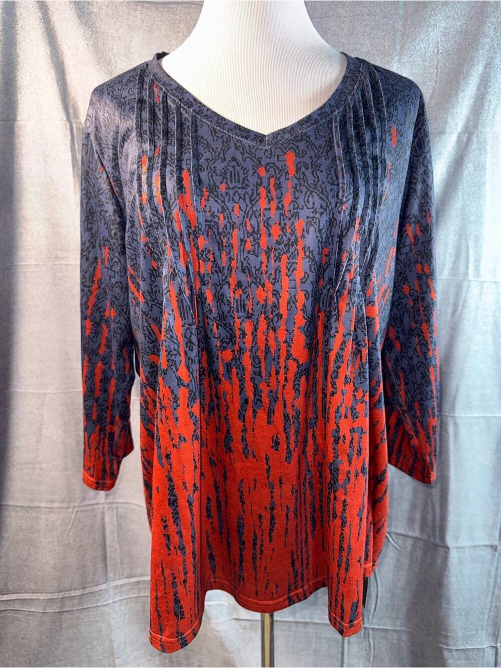 2029-Romanstii V-Neck Long Sleeve Red and Black Patterned Tunic